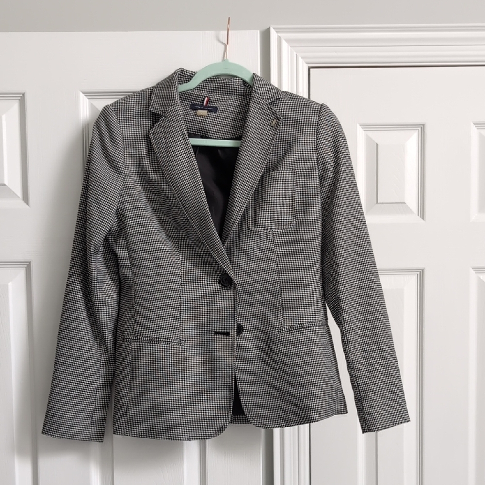Tommy Hilfiger Black and White Blazer Classic Style